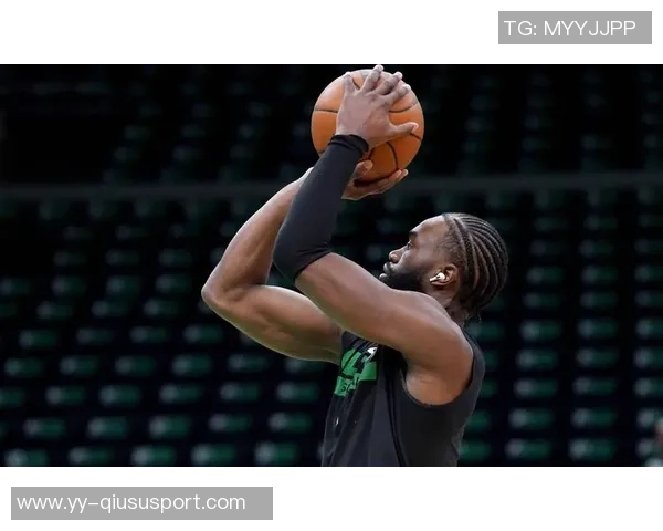 杰伦布朗状态低迷半场表现惨淡仅得6分并贡献4次失误正负值惨遭17 杰伦布朗状态低迷半场表现惨淡仅得6分并贡献4次失误正负值惨遭17