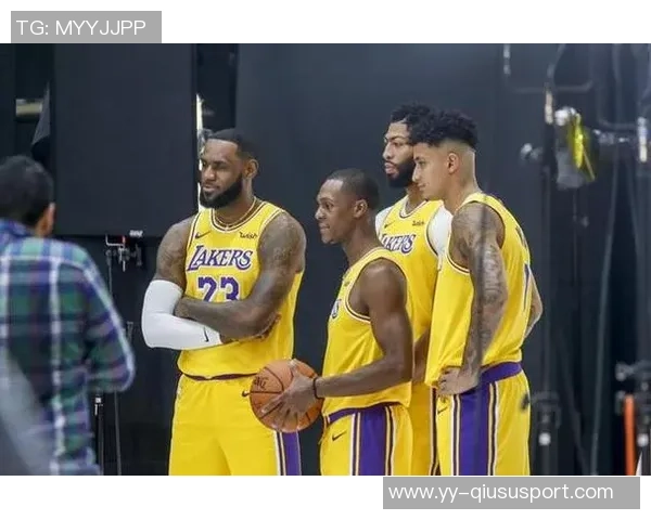 湖人三巨头同场表现不佳每百回合净负89分却有两人净胜139分 湖人三巨头同场表现不佳每百回合净负89分却有两人净胜139分